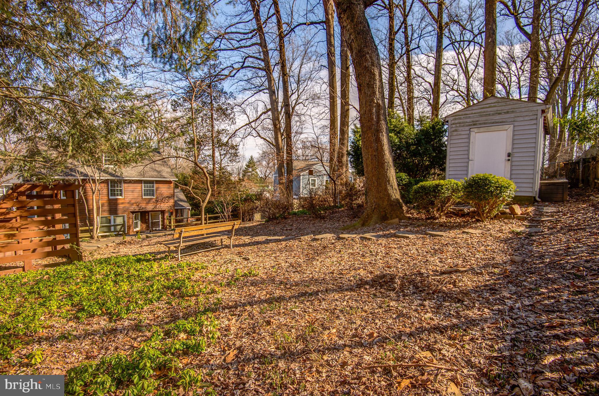 403 W ROSEMARY LANE