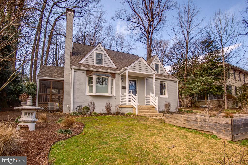 403 W ROSEMARY LANE