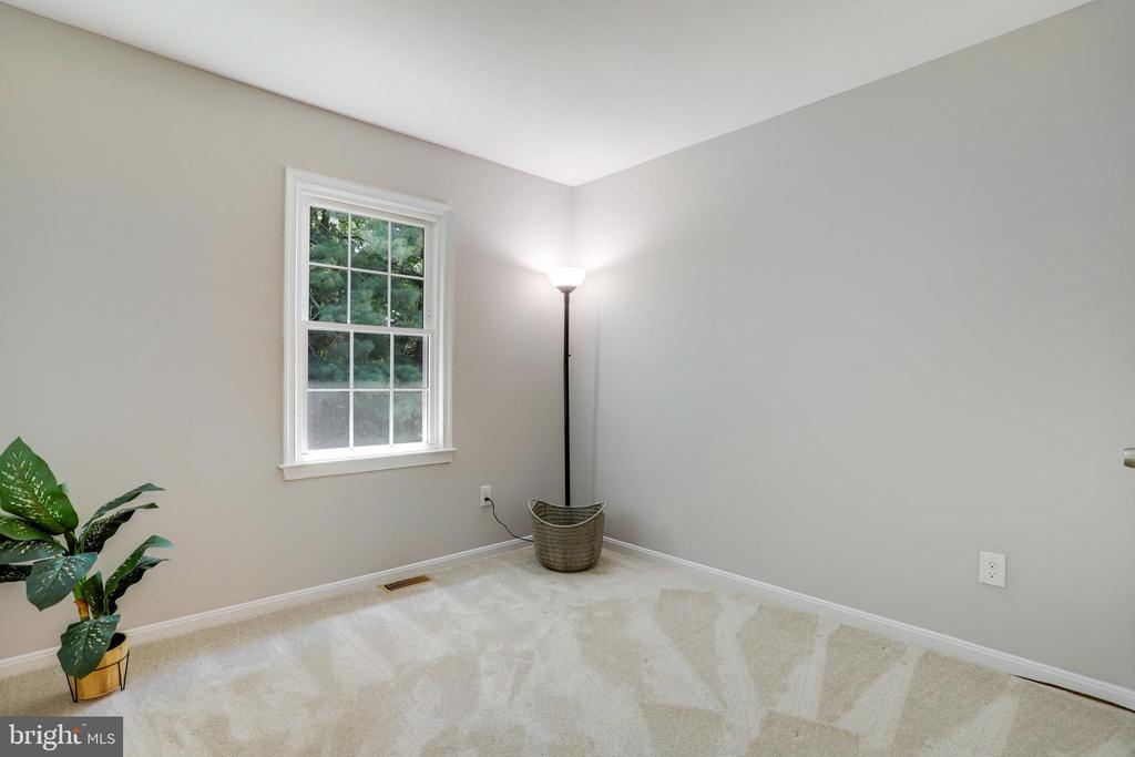 7919 TREESIDE COURT