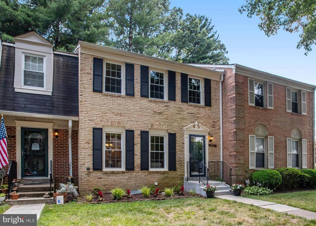 7919 TREESIDE COURT