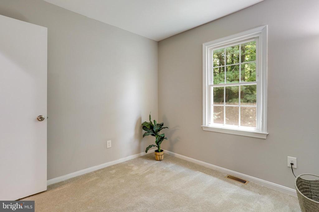 7919 TREESIDE COURT