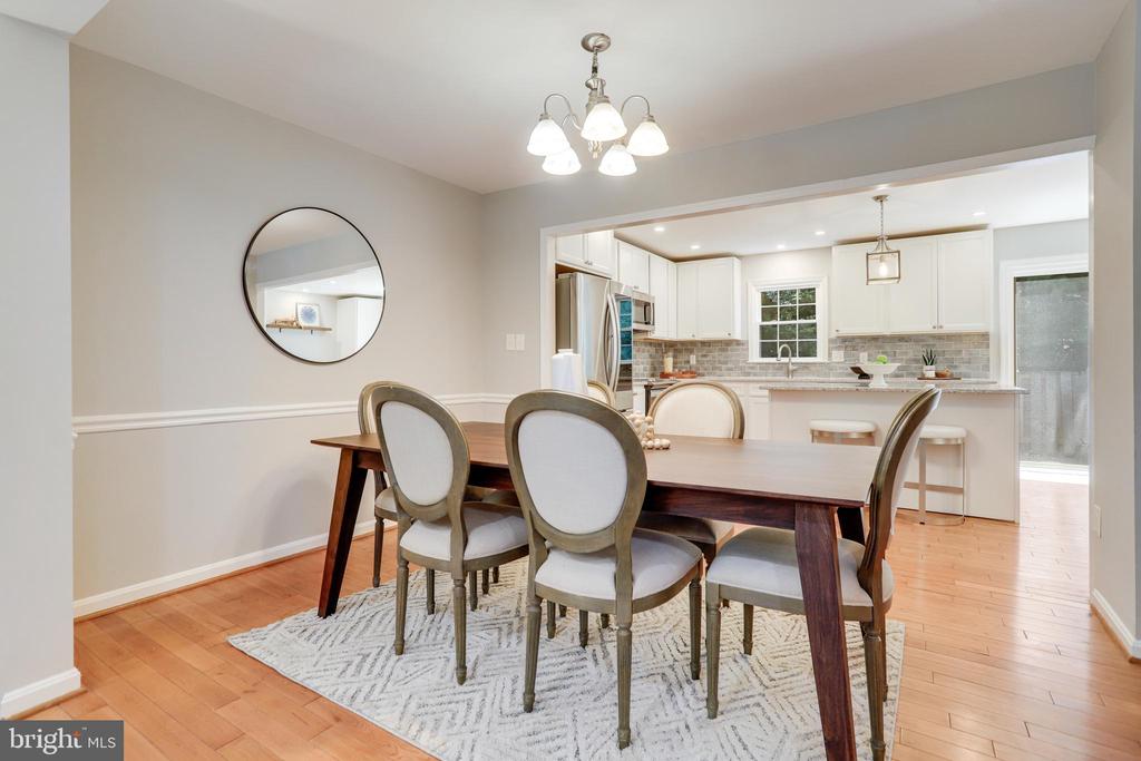 7919 TREESIDE COURT