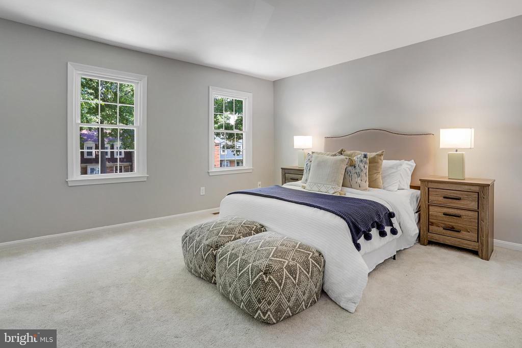 7919 TREESIDE COURT