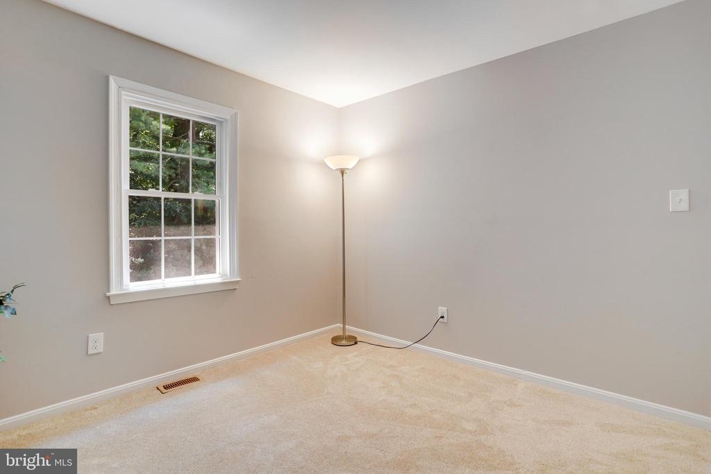 7919 TREESIDE COURT
