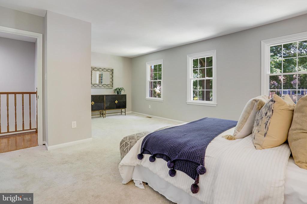 7919 TREESIDE COURT