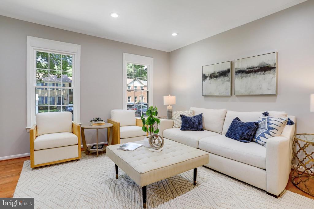 7919 TREESIDE COURT