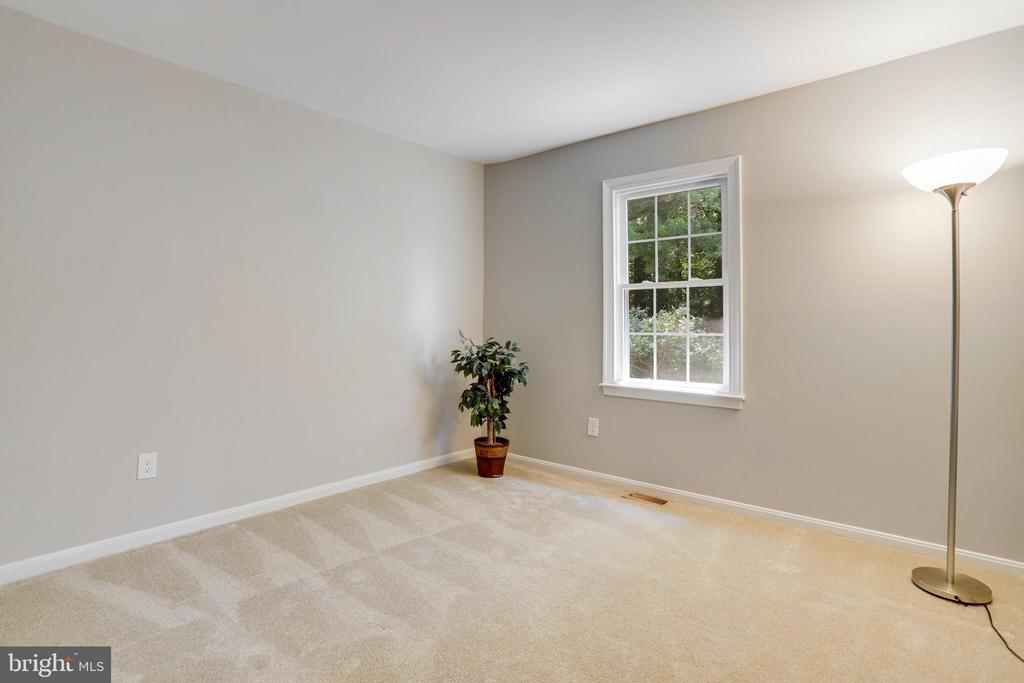 7919 TREESIDE COURT
