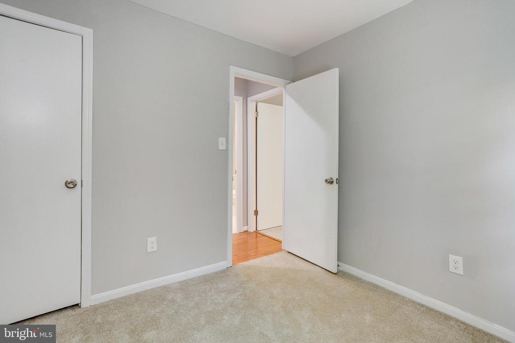 7919 TREESIDE COURT