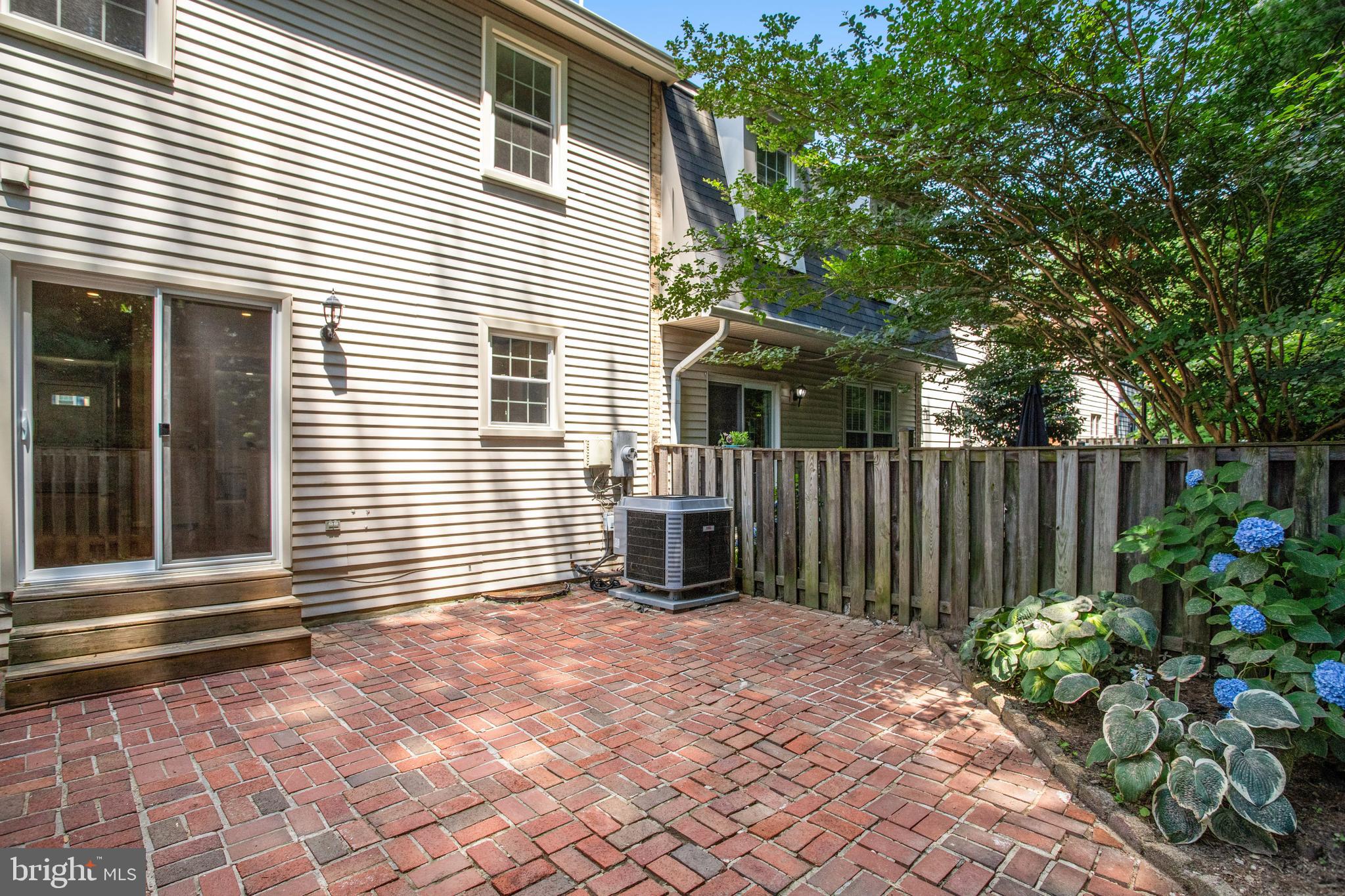 7919 TREESIDE COURT