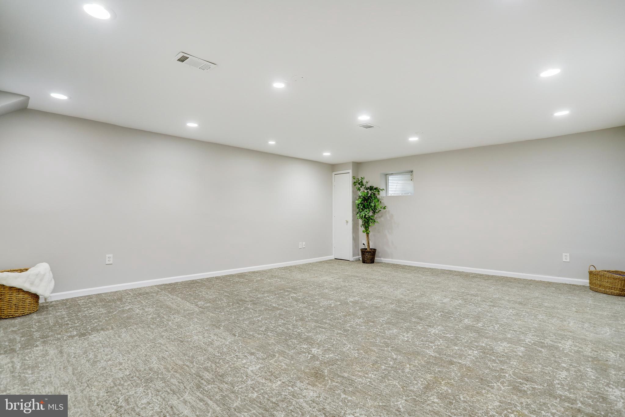 7919 TREESIDE COURT