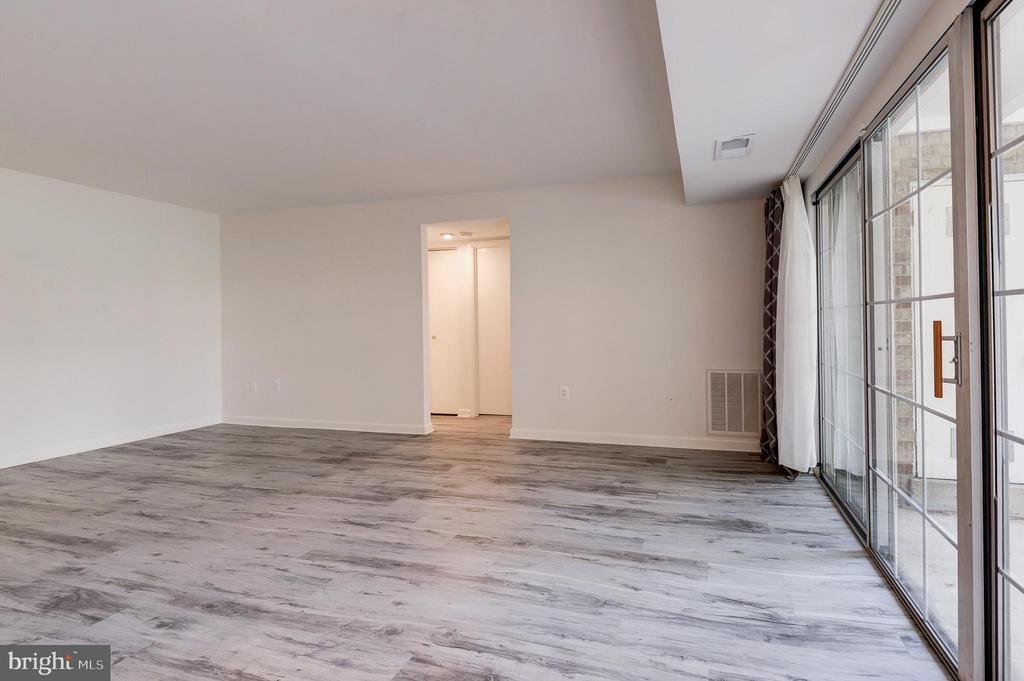 1942 KENNEDY DRIVE 104