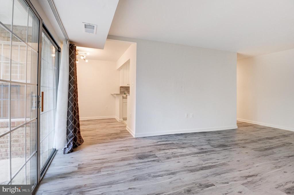 1942 KENNEDY DRIVE 104