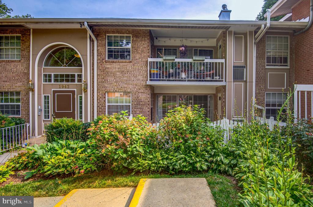 1942 KENNEDY DRIVE 104