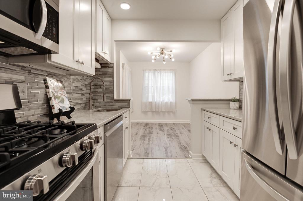 1942 KENNEDY DRIVE 104
