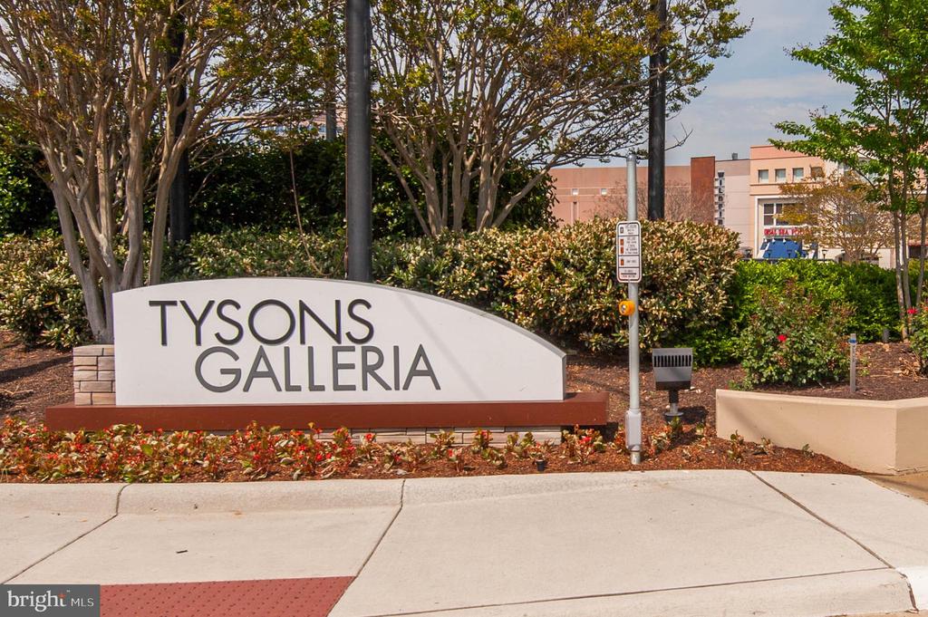 1942 KENNEDY DRIVE 104