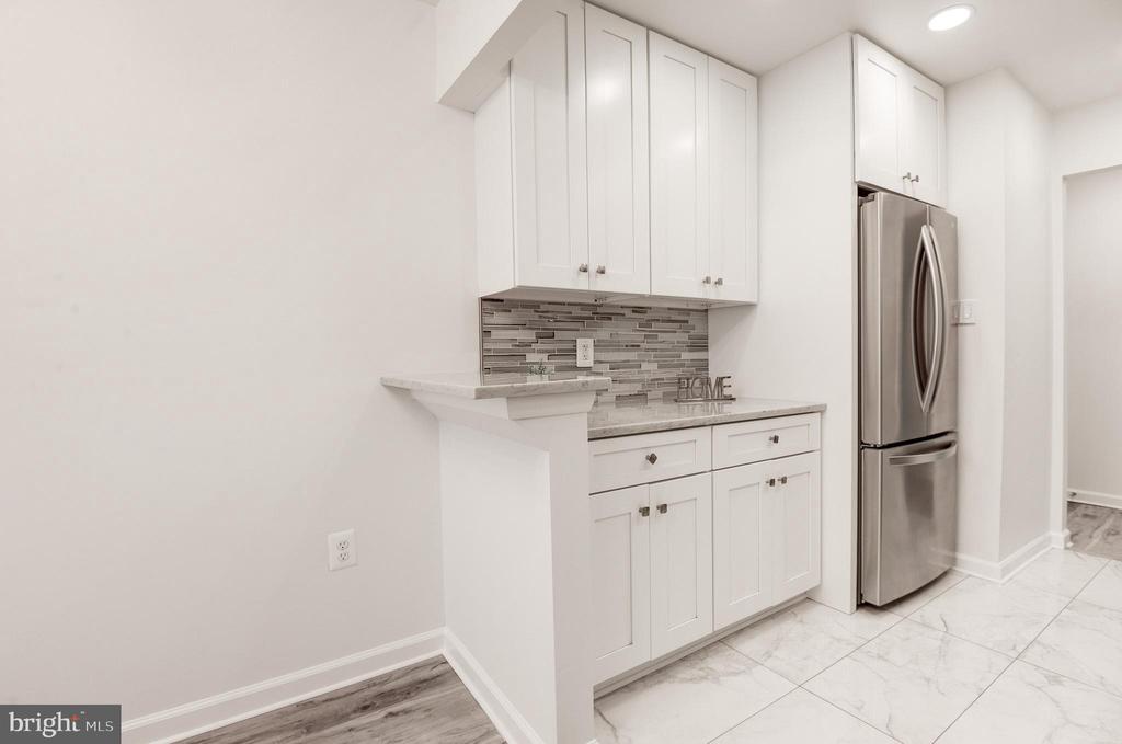 1942 KENNEDY DRIVE 104