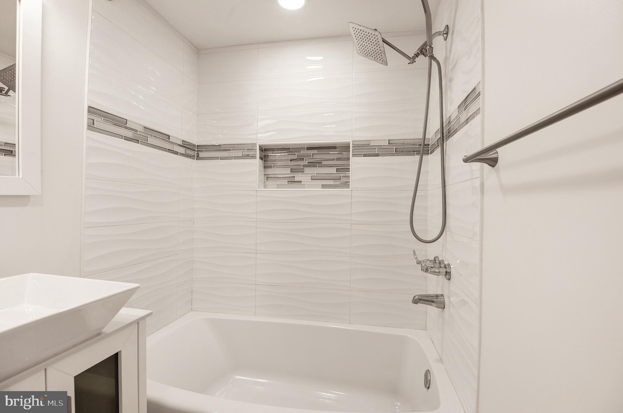1942 KENNEDY DRIVE 104