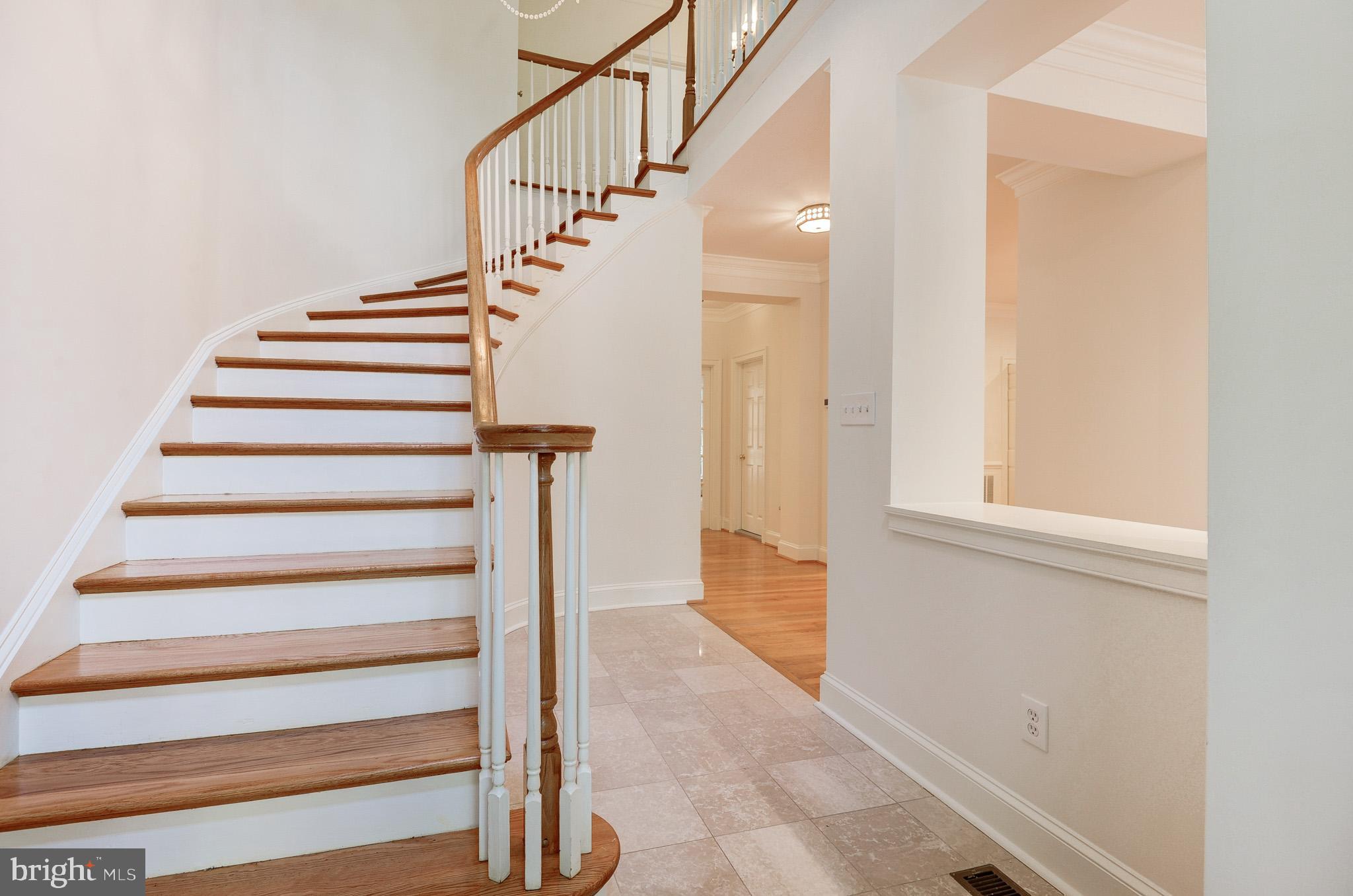 2035 MAYFAIR MCLEAN COURT