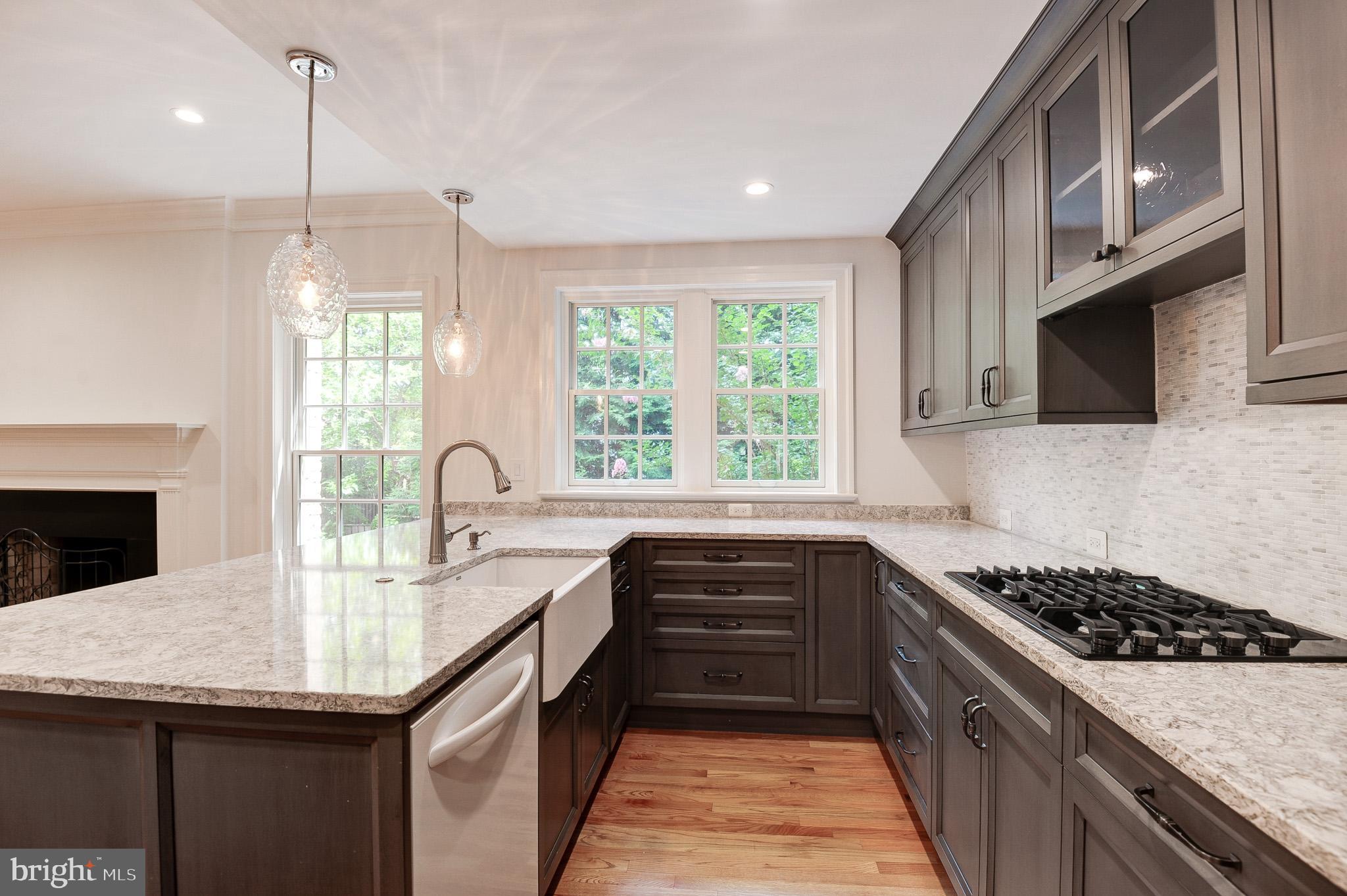 2035 MAYFAIR MCLEAN COURT