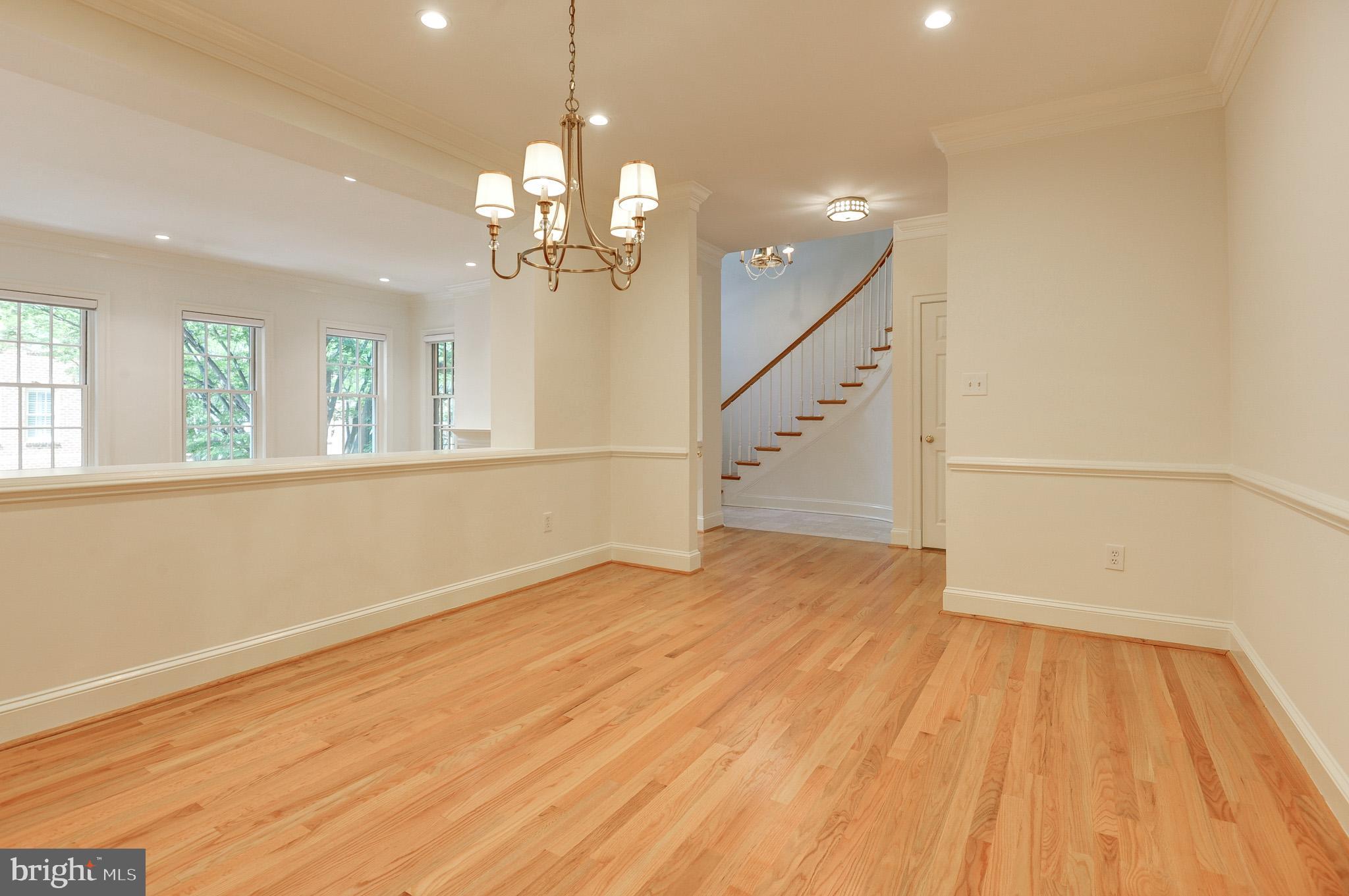 2035 MAYFAIR MCLEAN COURT