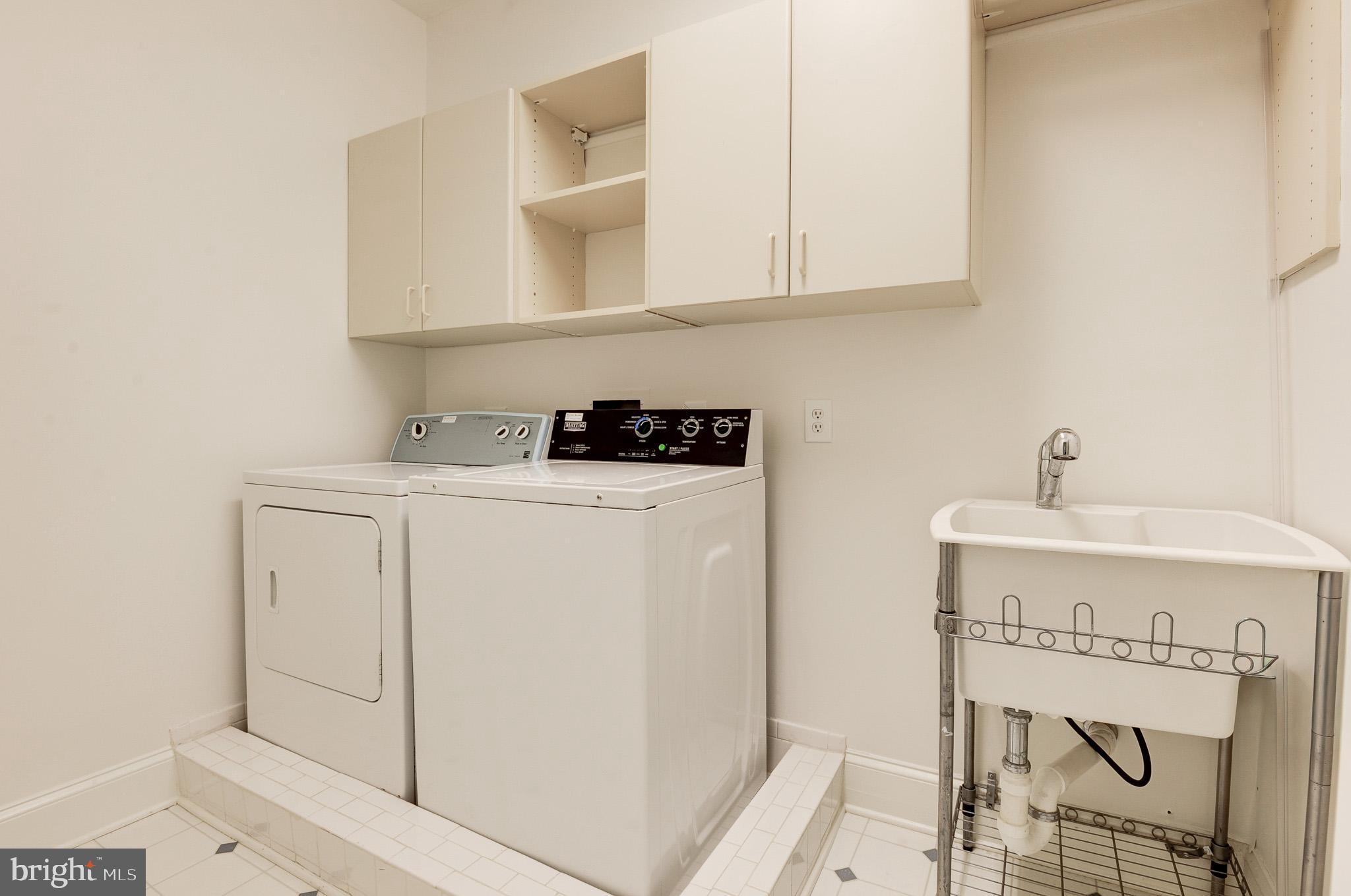 2035 MAYFAIR MCLEAN COURT