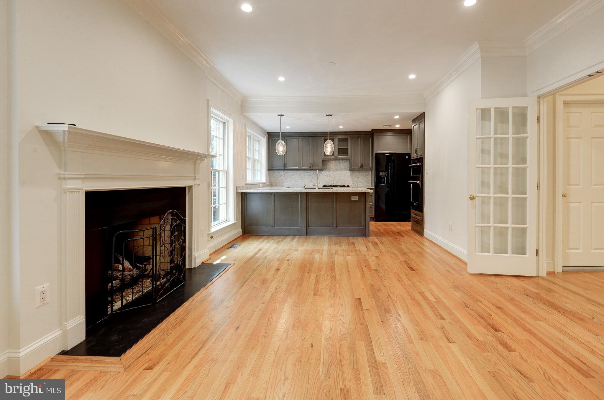 2035 MAYFAIR MCLEAN COURT