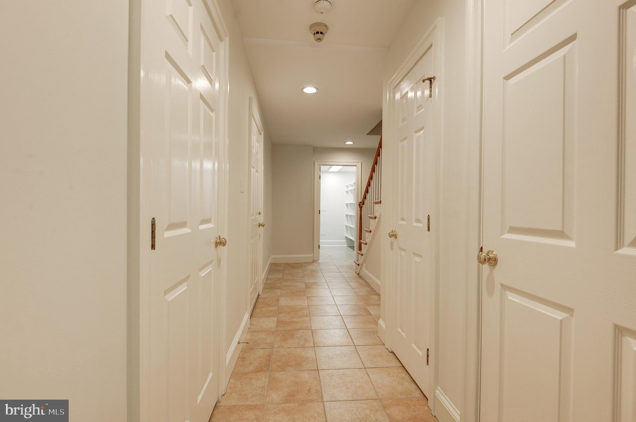 2035 MAYFAIR MCLEAN COURT