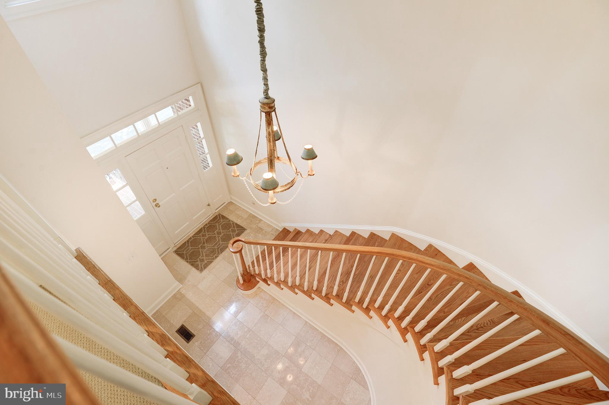 2035 MAYFAIR MCLEAN COURT