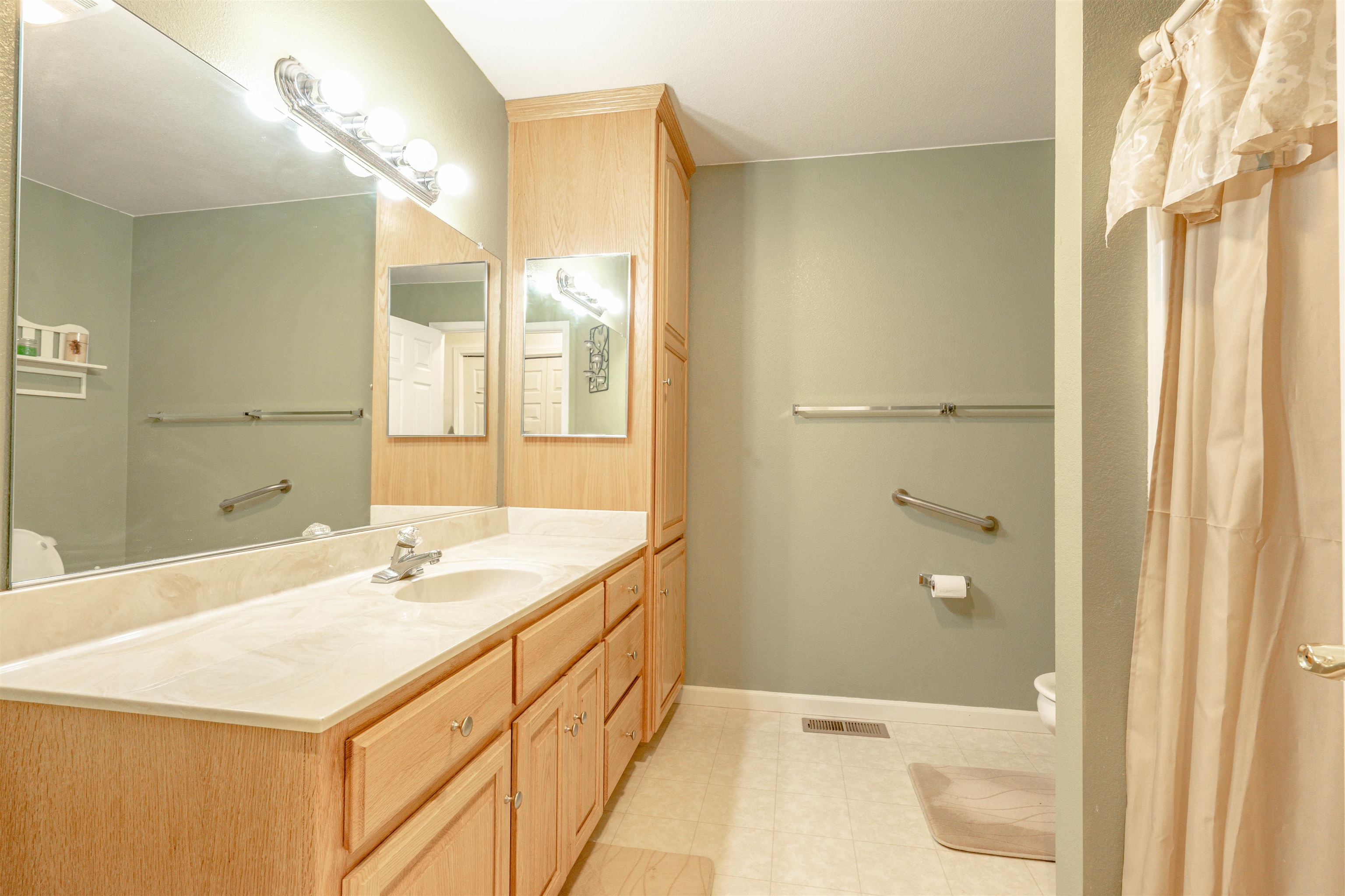 600 Clifford Trail