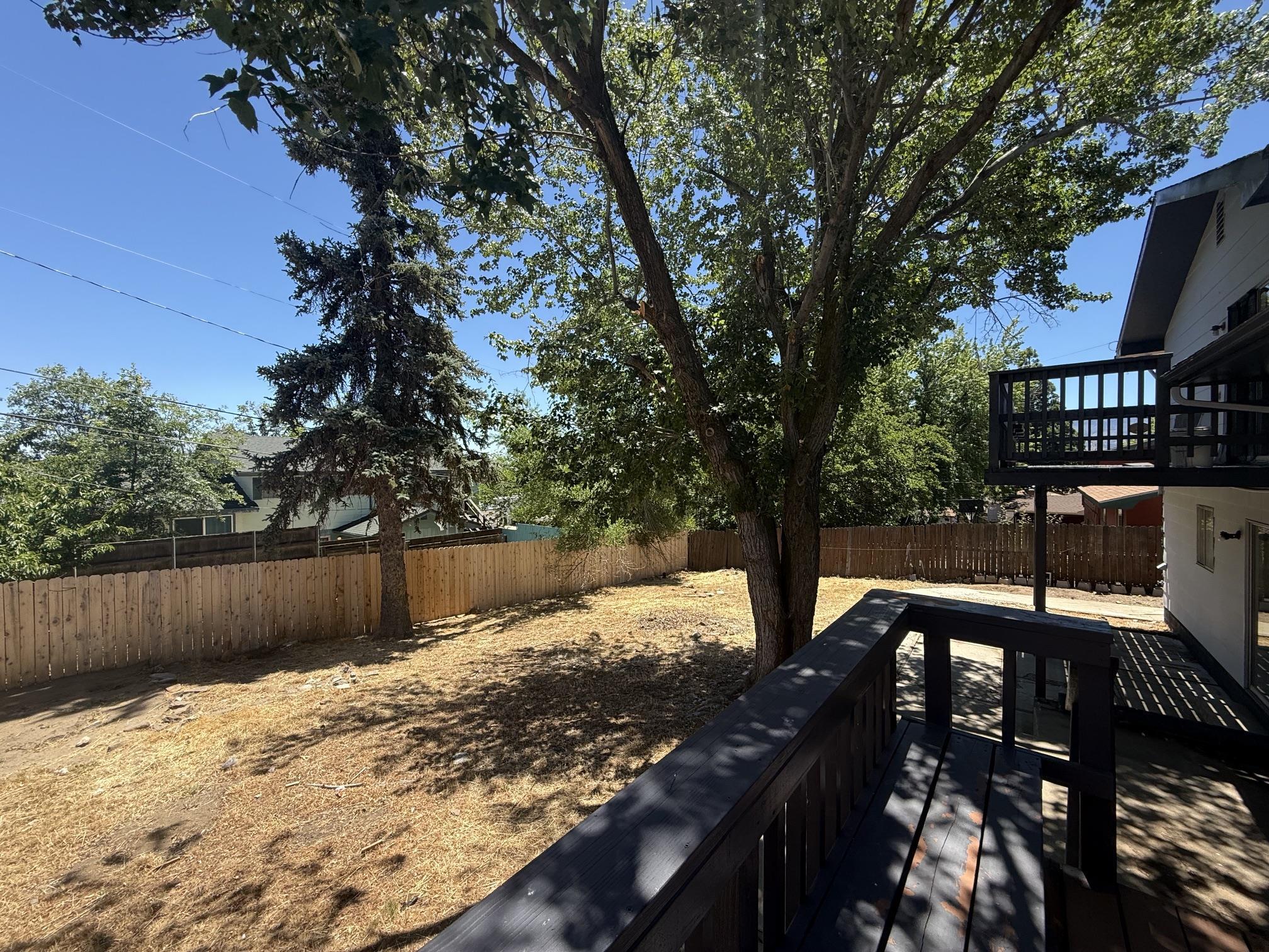 875 Washo Ln