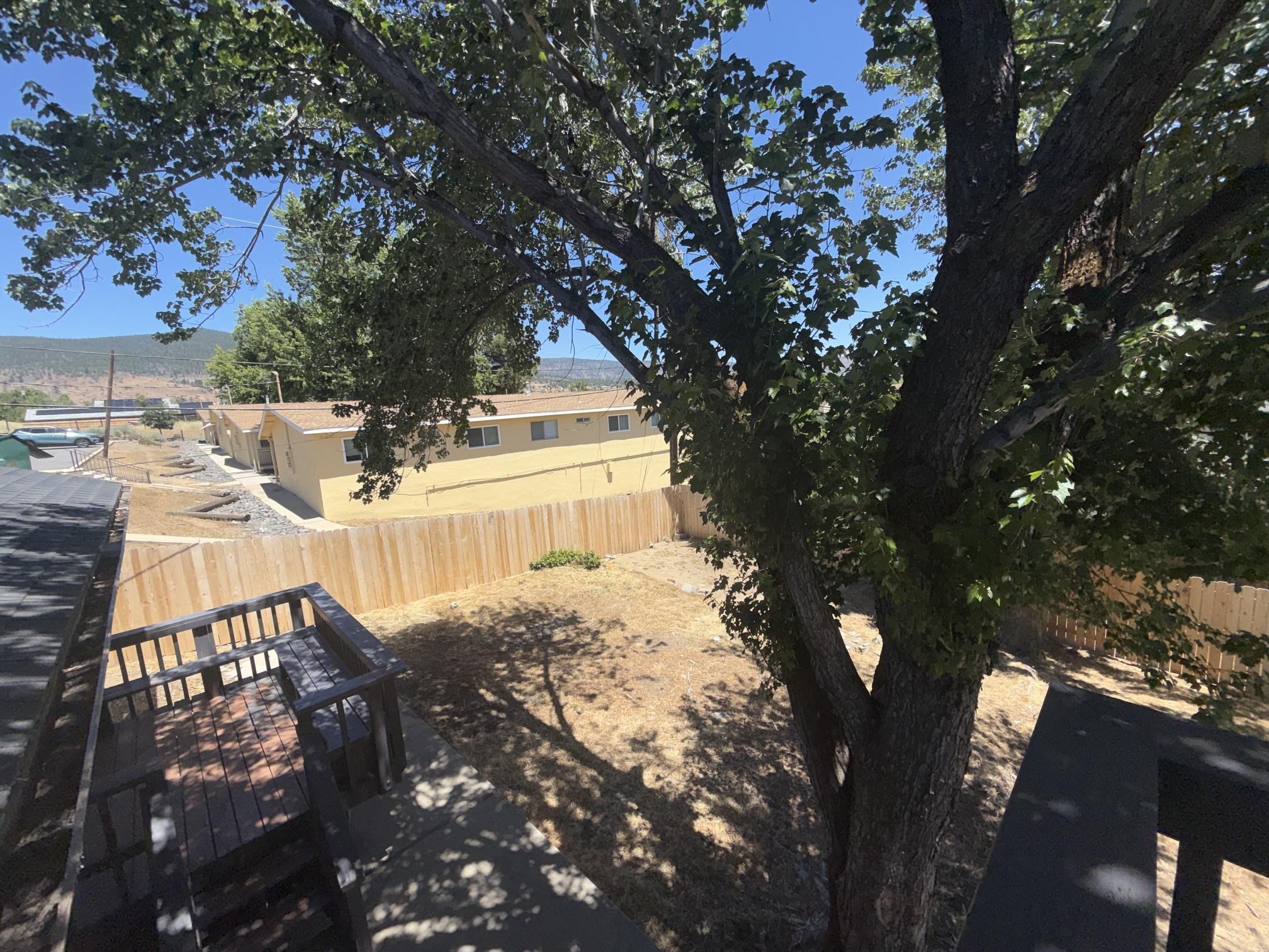 875 Washo Ln