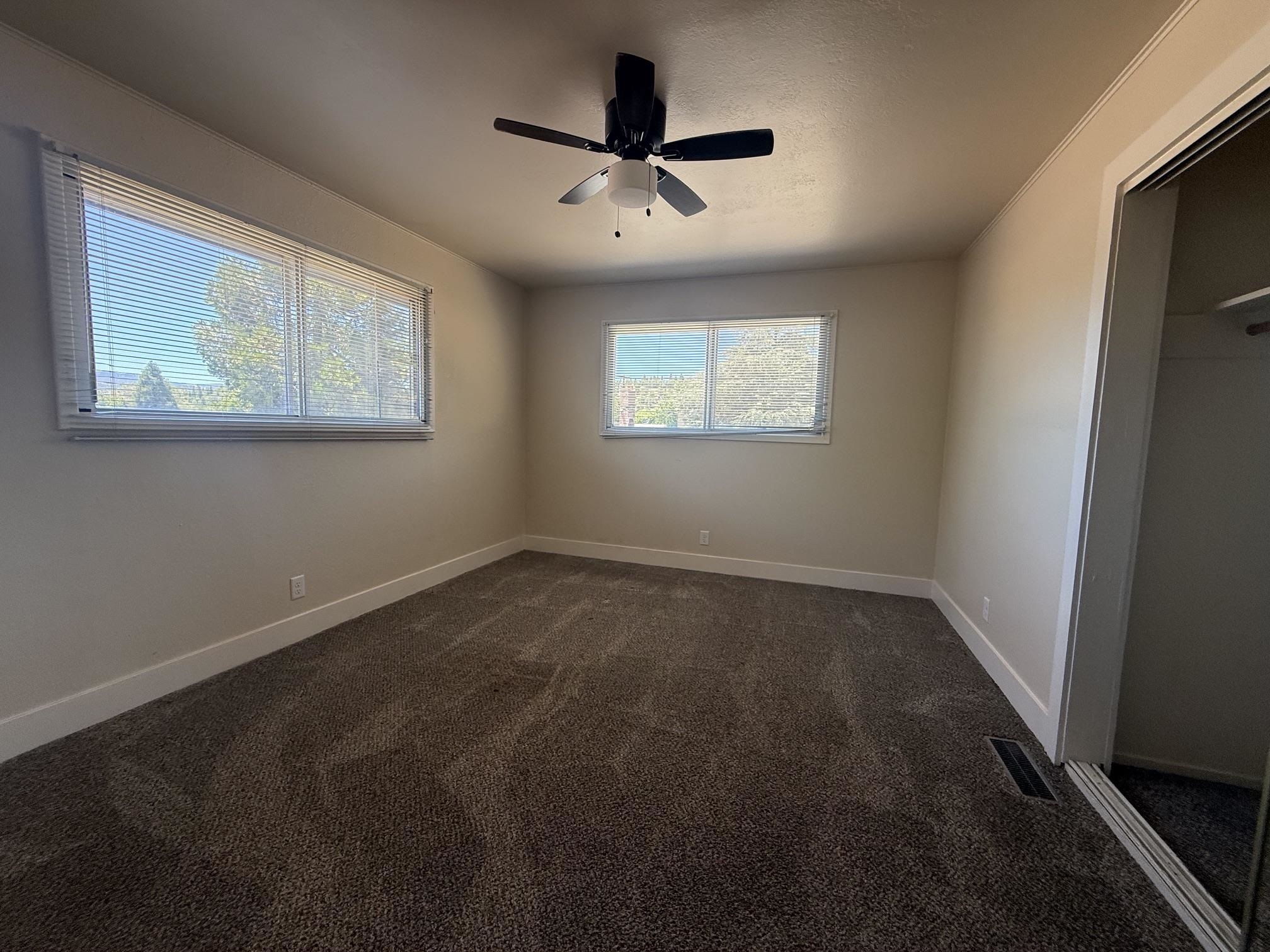 875 Washo Ln