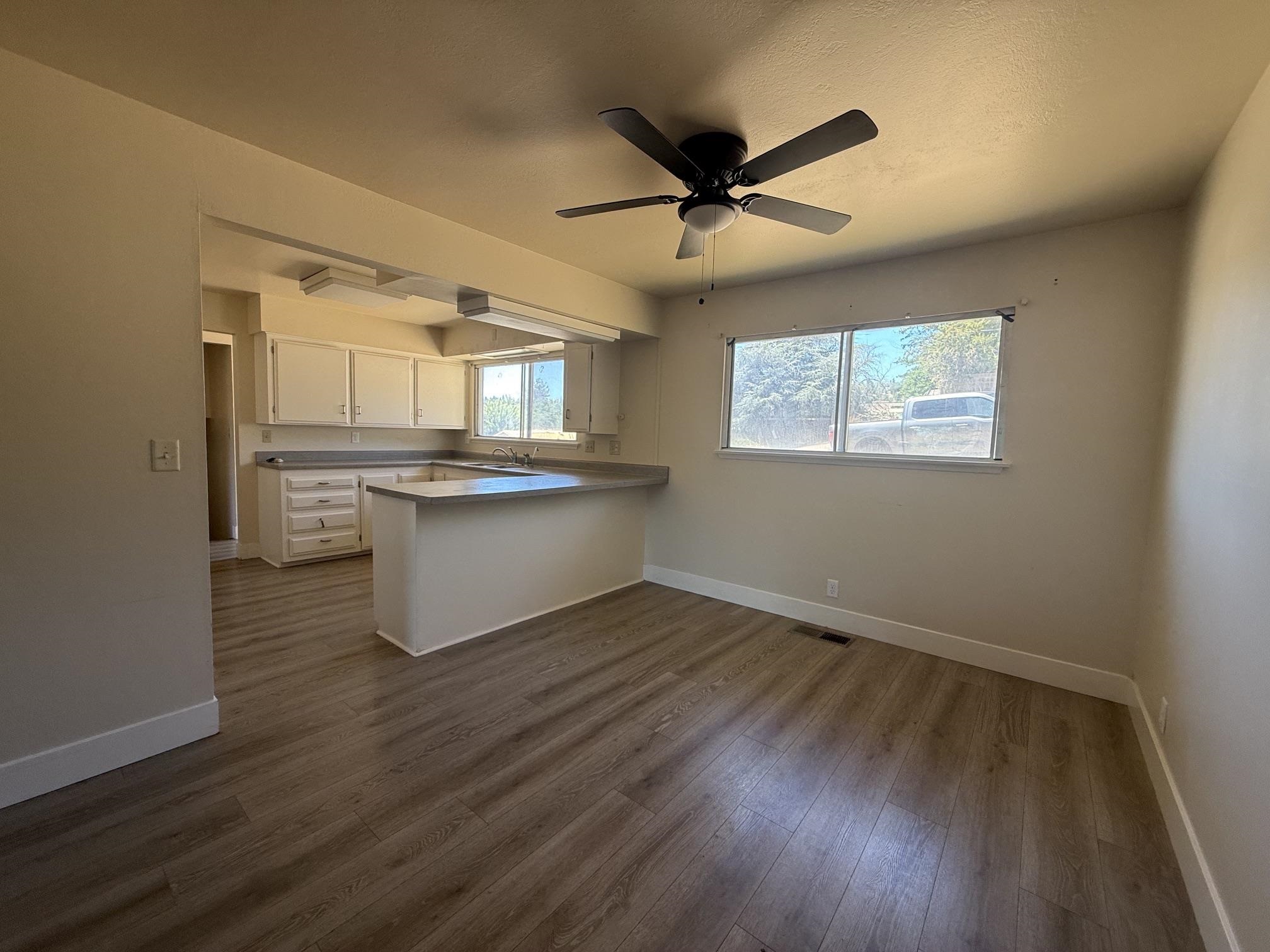 875 Washo Ln