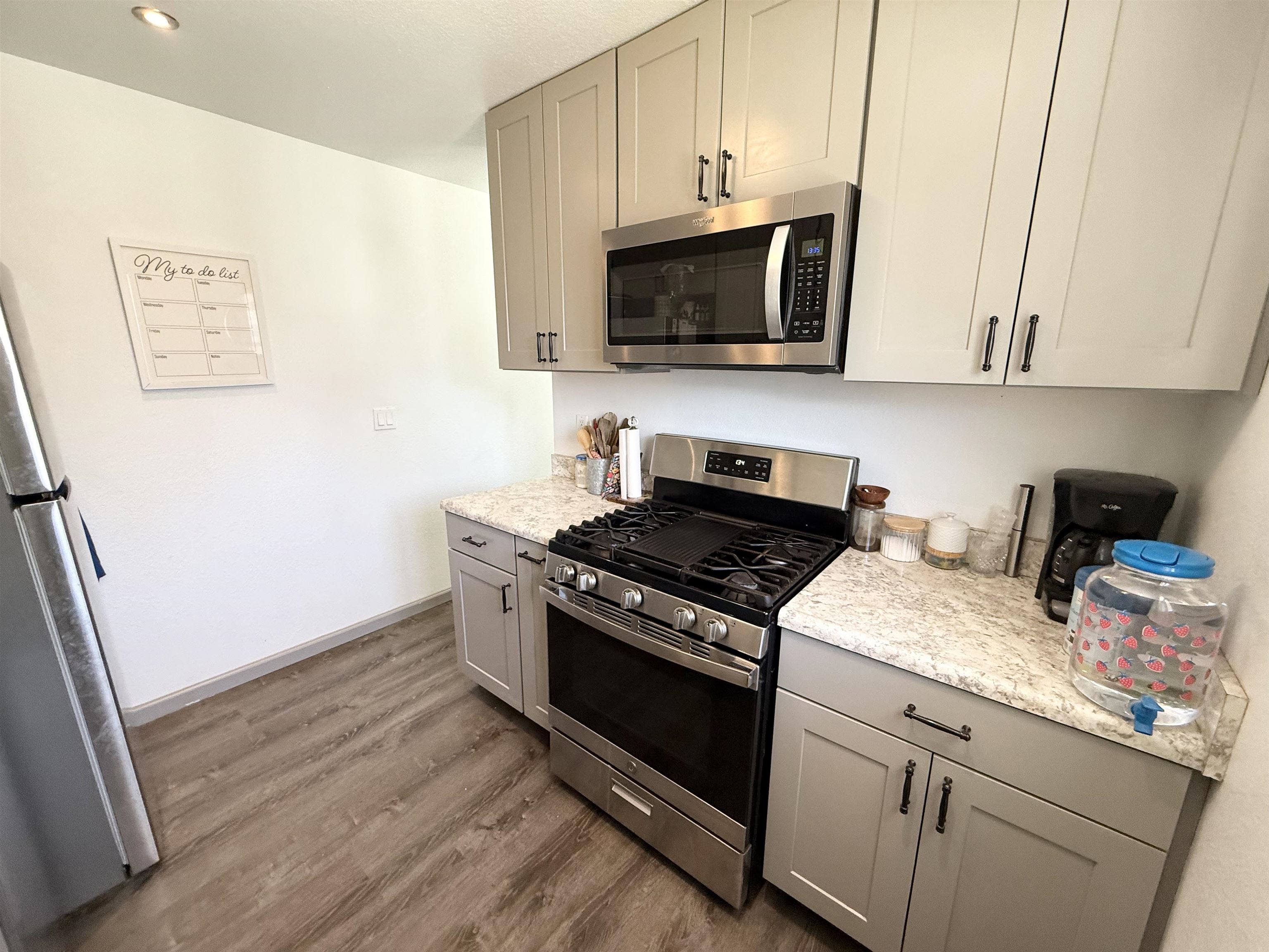 709-880 Lake Avenue