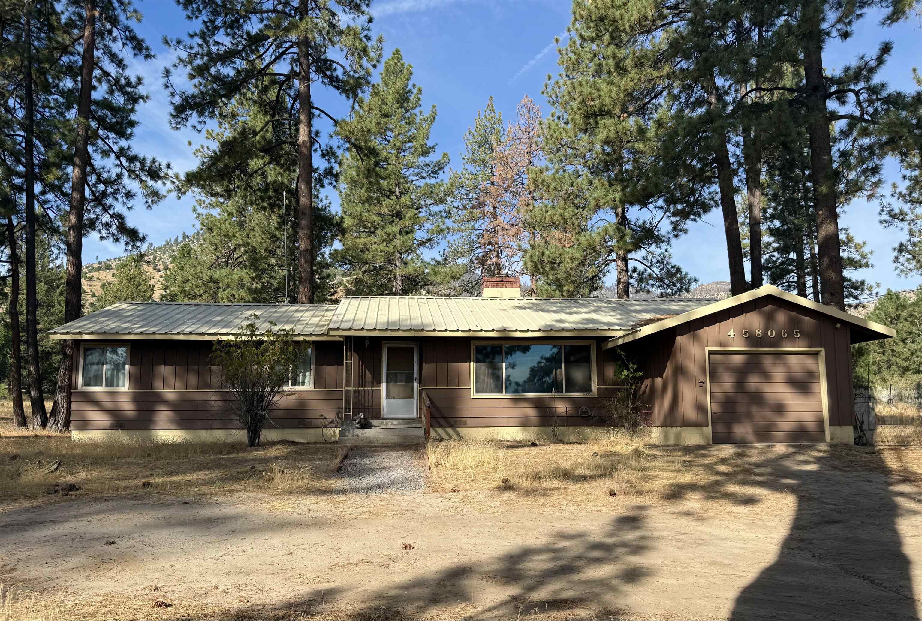 458-065 Highway 395