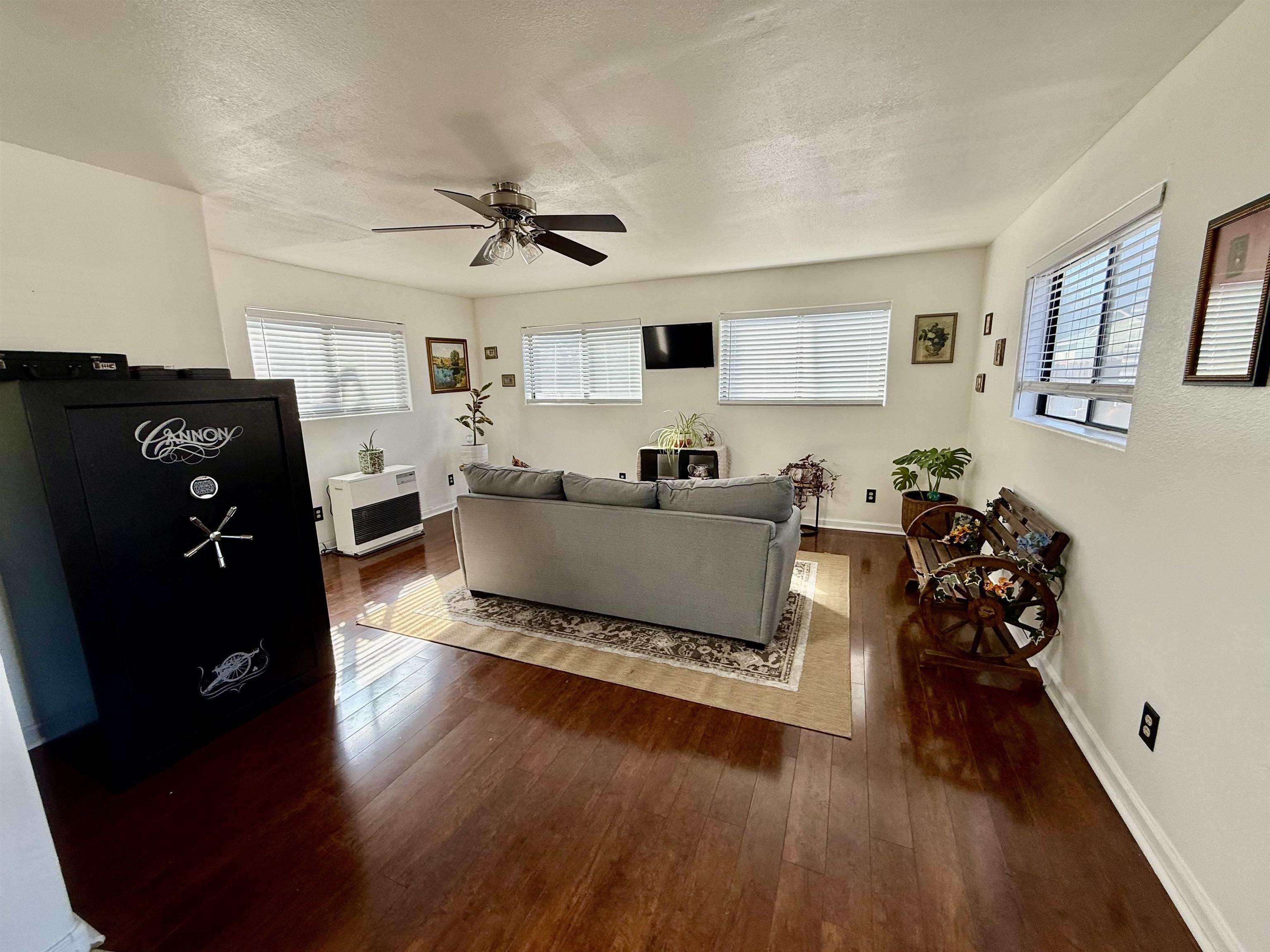 460 N Mesa Street