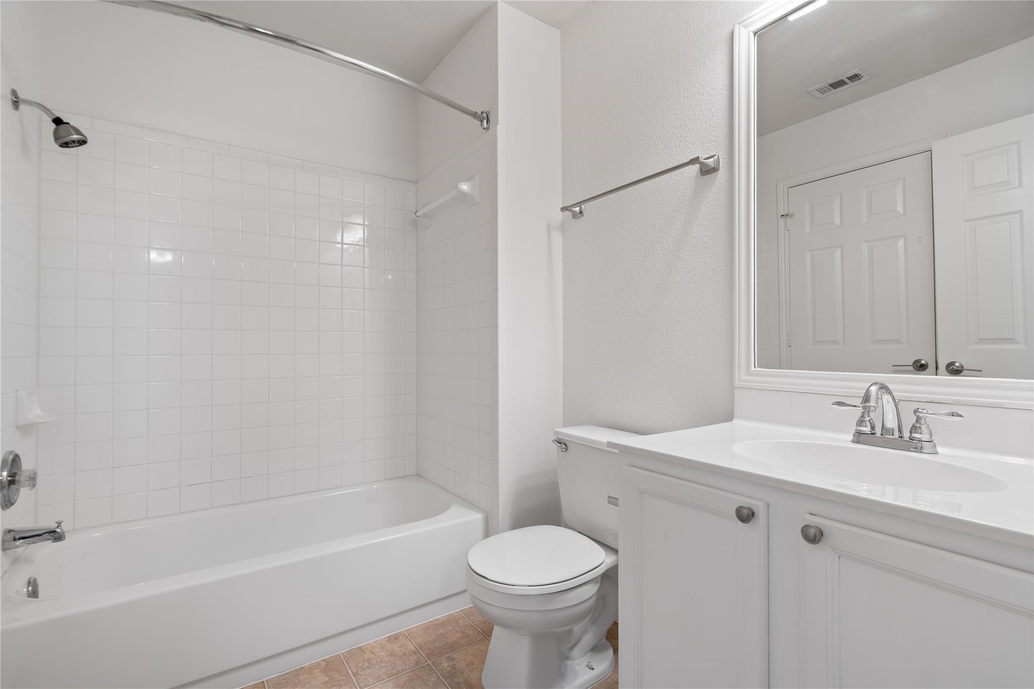 1102 Peyton PL