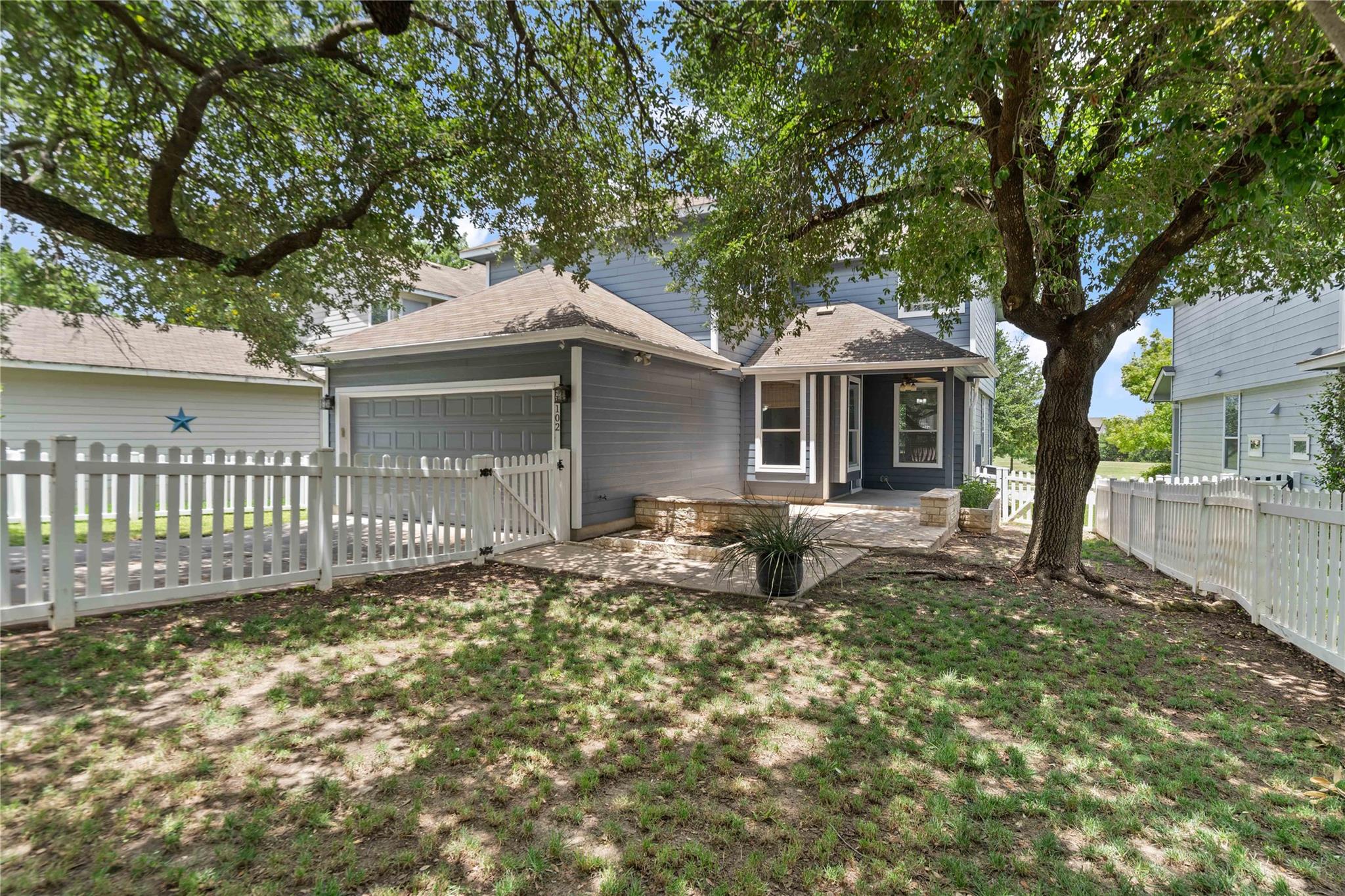 1102 Peyton PL