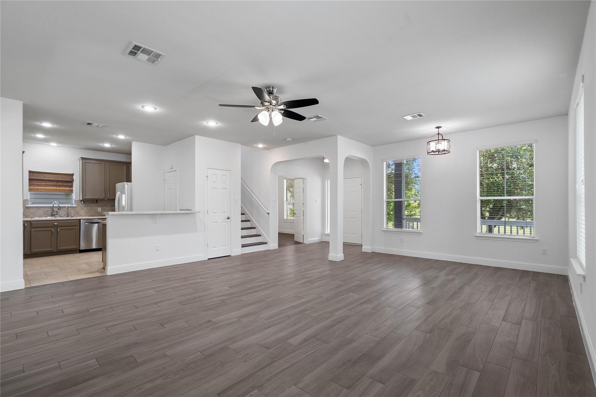 1102 Peyton PL