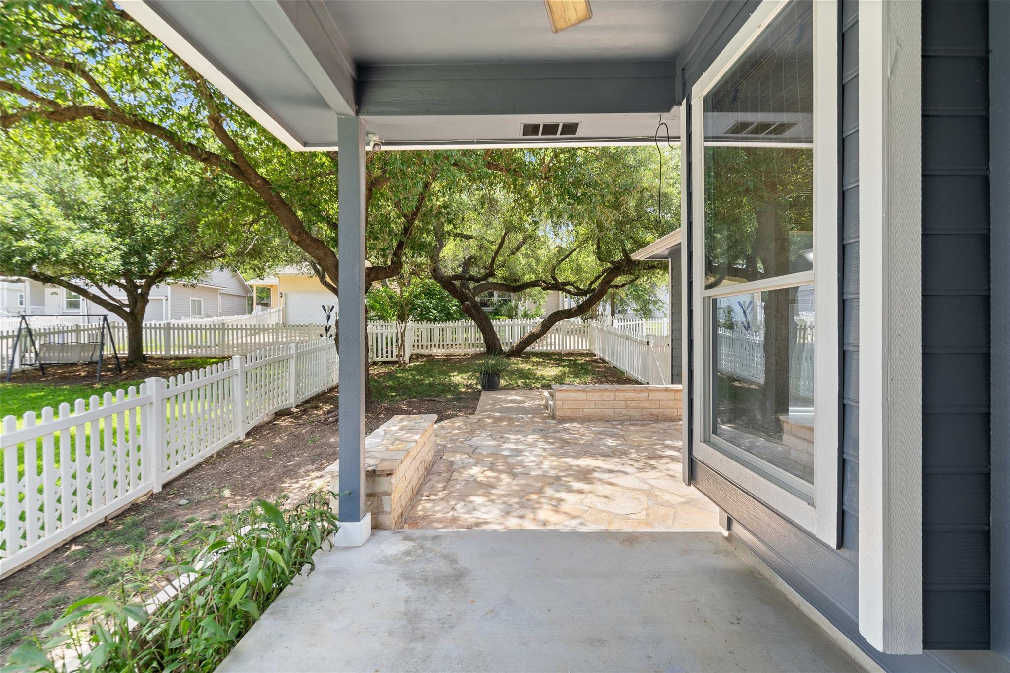 1102 Peyton PL