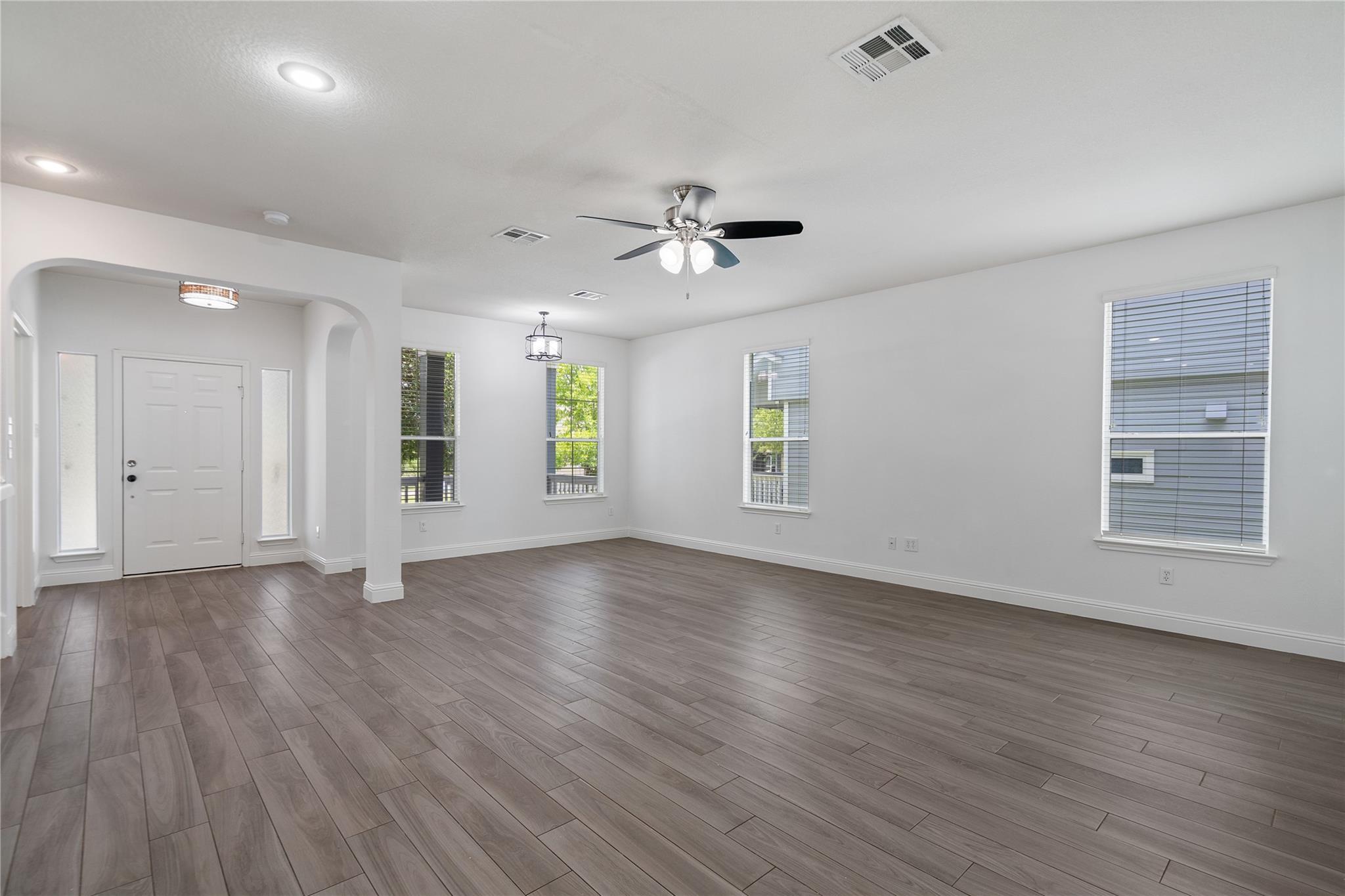 1102 Peyton PL