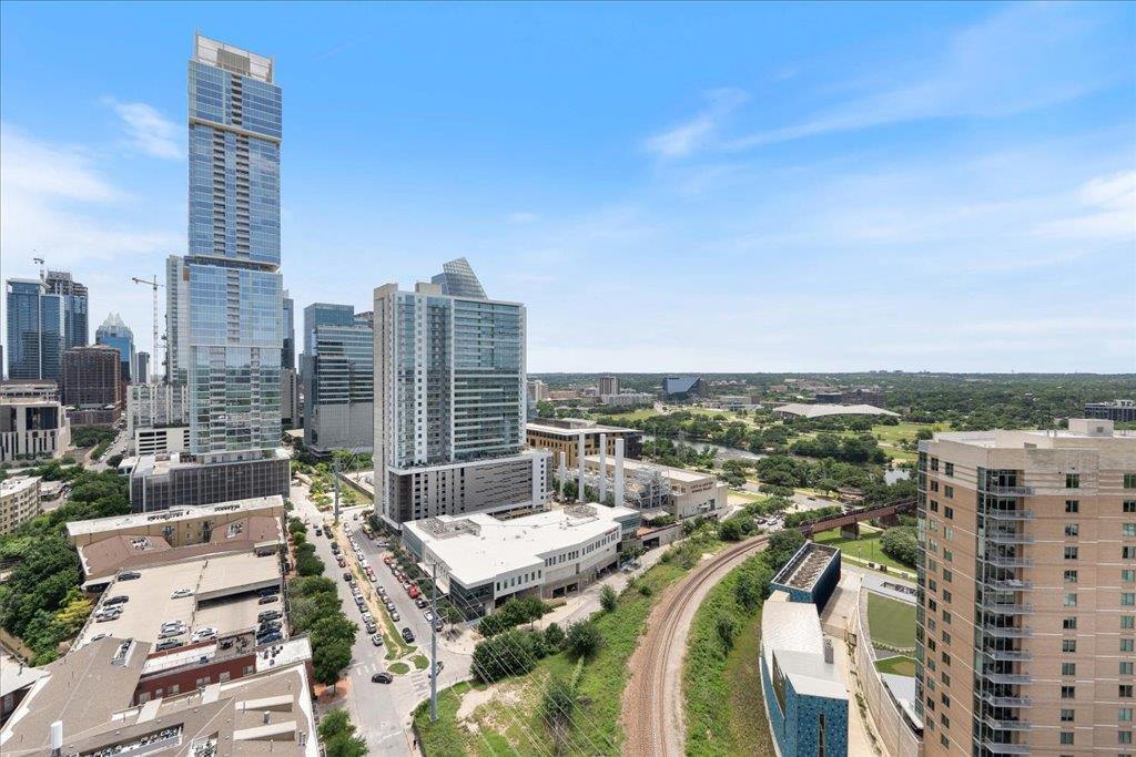 300 Bowie ST # 2303