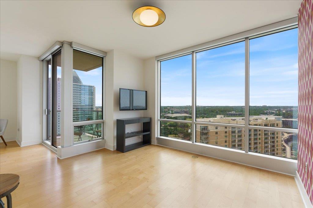 300 Bowie ST # 2303