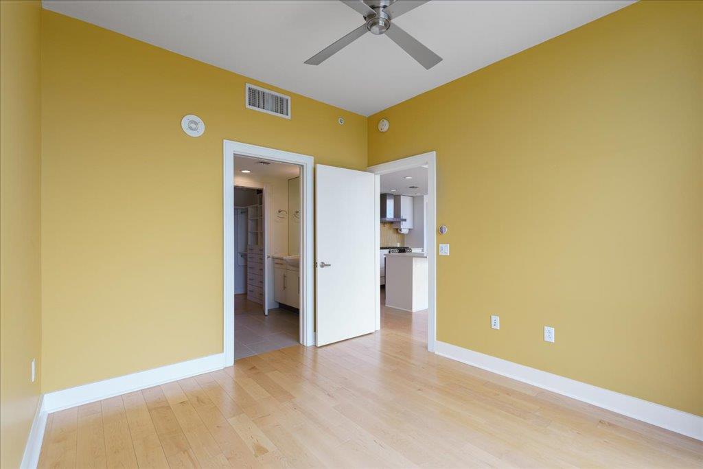 300 Bowie ST # 2303