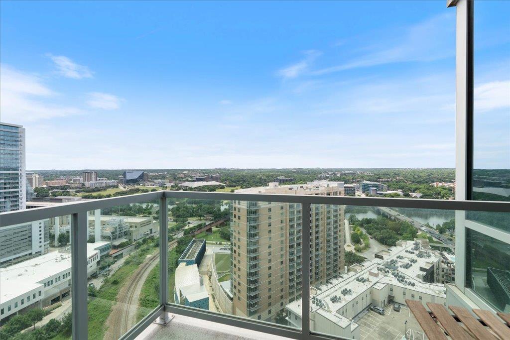 300 Bowie ST # 2303