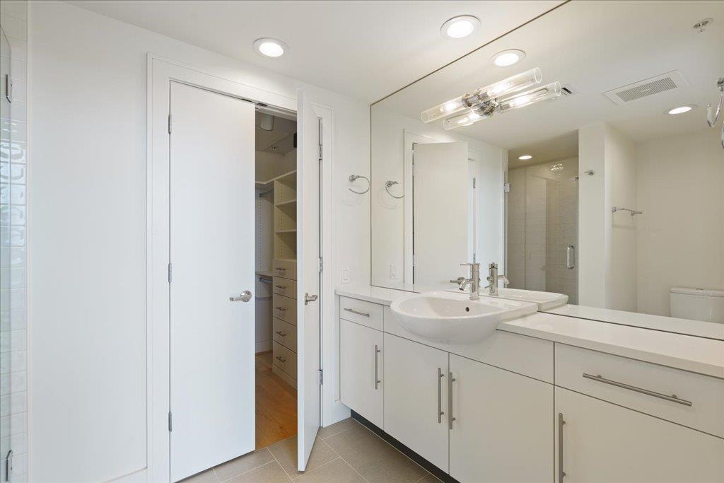 300 Bowie ST # 2303