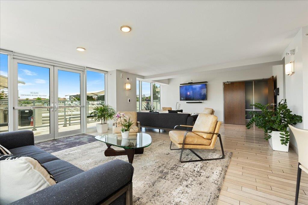 300 Bowie ST # 2303