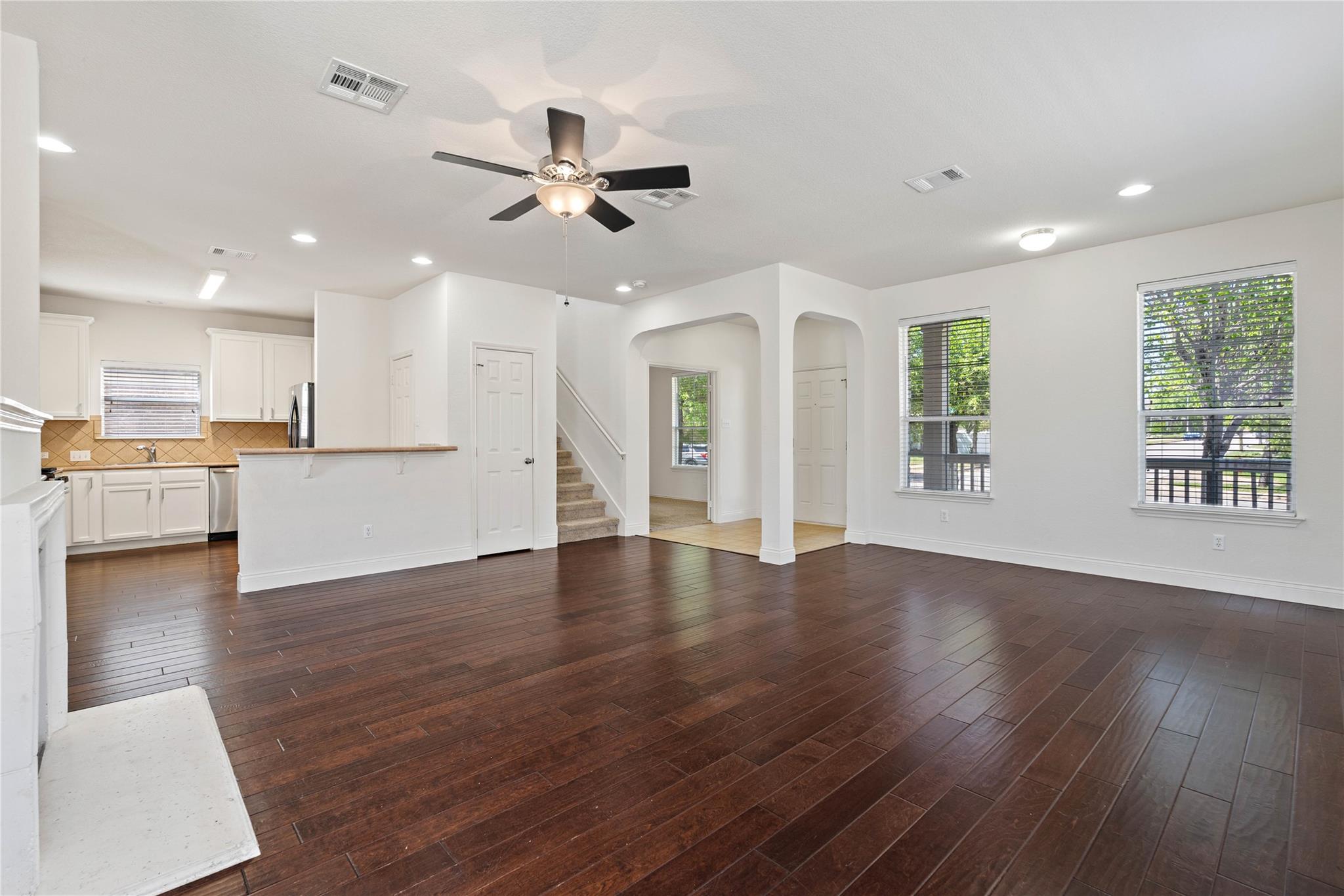 800 Brazos Bend DR