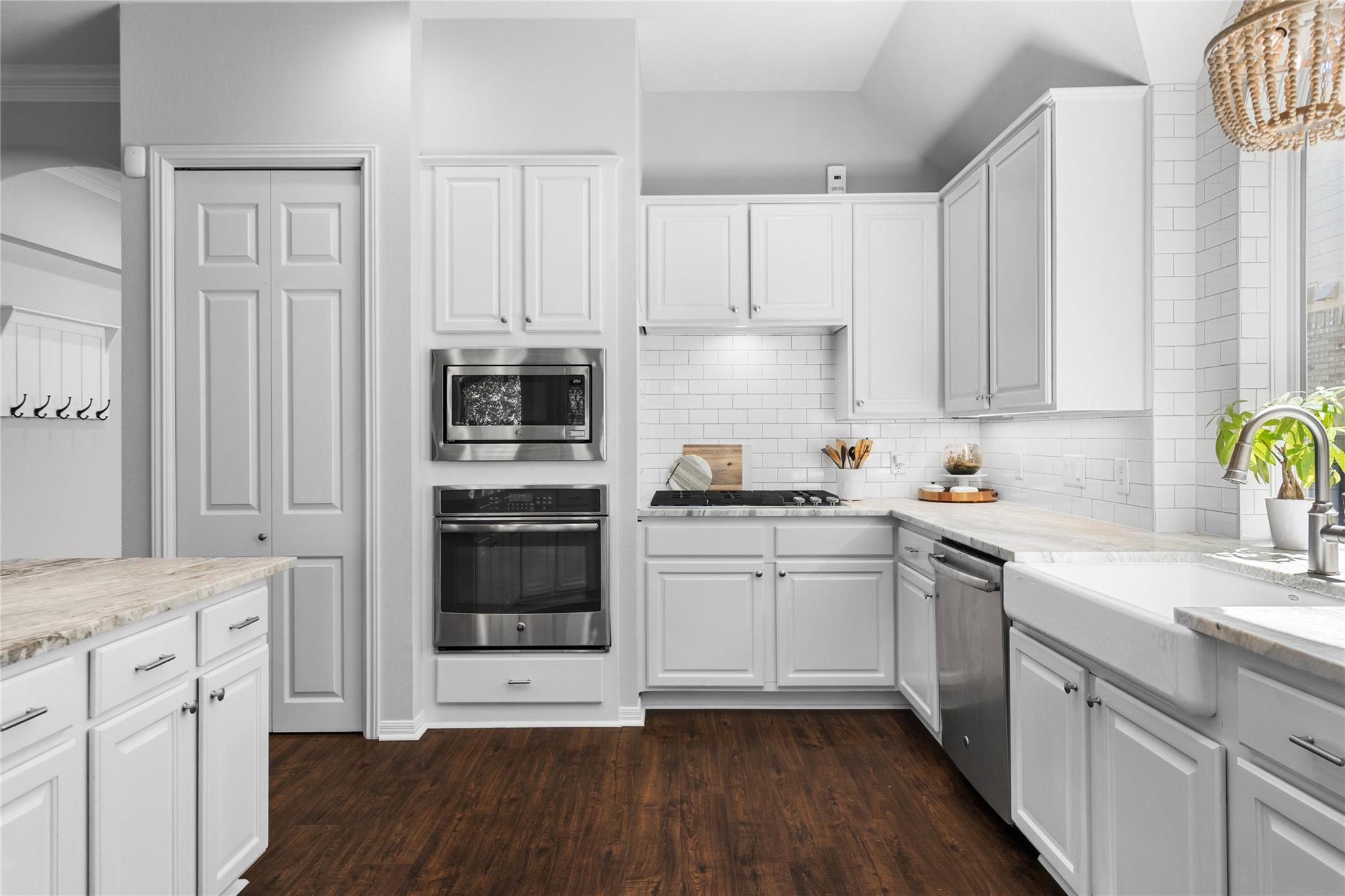 10744 Chestnut Ridge RD