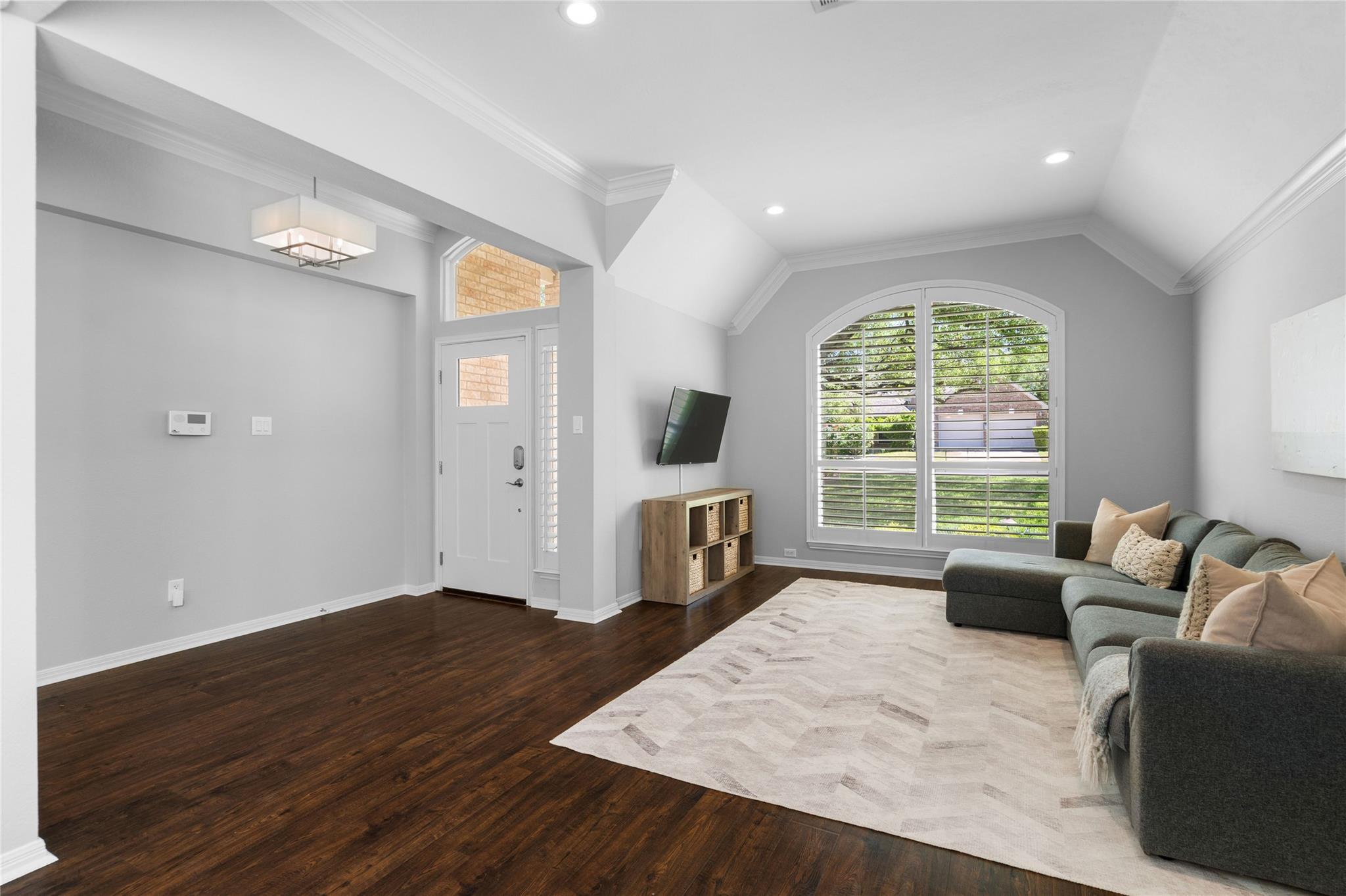 10744 Chestnut Ridge RD